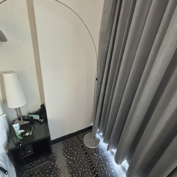 Z Hotel - Non working lamp - Hotels Near Me - Queens, New York