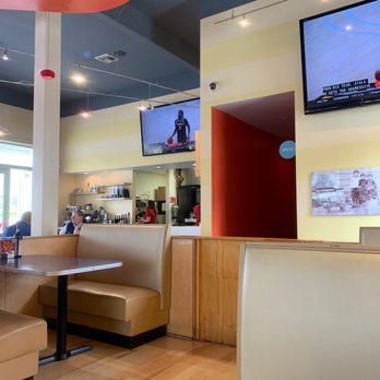 Reginelli's Pizzeria - Kitchen area. - Pizza Near Me - New Orleans, Louisiana