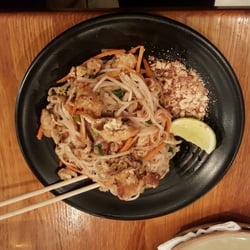 Penang! - Unbearably bland chicken pad thai.