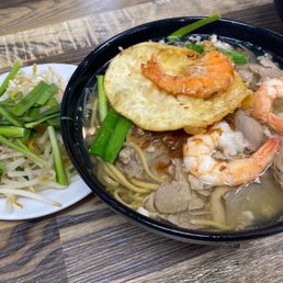 Fujin style rice noodle
