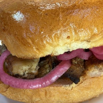 Caboose Tavern - Chicken sandwich (from the lunch menu) - New American Near Me - Vienna, Virginia