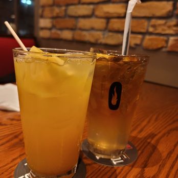 Smokey Bones  - wo drinks on a table - Barbeque Near Me - Liverpool, New York
