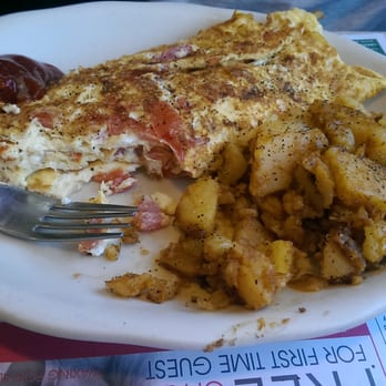 Springdale Diner - Feta & tomato omelete - Diners Near Me - Stamford, Connecticut