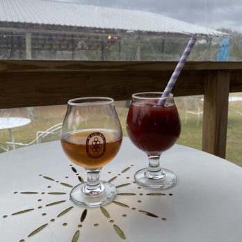 Rohan Meadery - Vanilla Pomegranate mead and Sangria slushie - Meaderies Near Me - La Grange, Texas