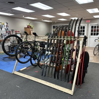 Pedals & Powder - Bike Repair/Maintenance Near Me - Waltham, Massachusetts
