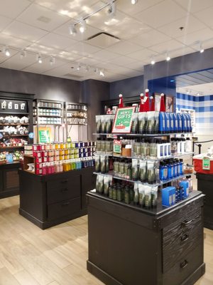 BATH & BODY WORKS - Updated November 2024 - 63 Photos & 30 Reviews - 2447 -B E Colonial Dr ...