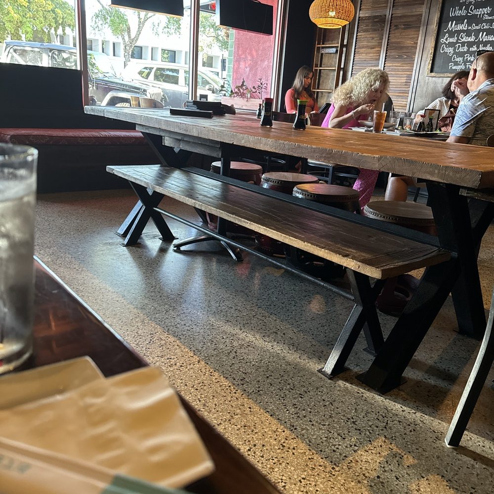 Drunken Poet - Big groups are welcomed. - Sushi Bars Near Me - Sarasota, Florida Drunken Poet - Big groups are welcomed. - Sushi Bars Near Me - Sarasota, Florida