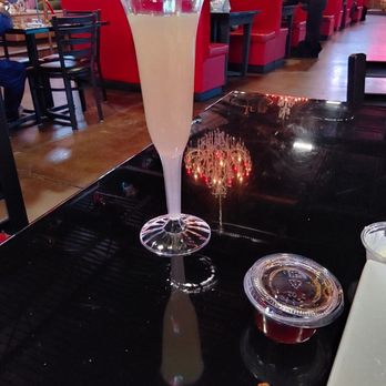 VVS Restaurant & Bar - Bottomless Mimosa - Bars Near Me - Atlanta, Georgia VVS Restaurant & Bar - Bottomless Mimosa - Bars Near Me - Atlanta, Georgia