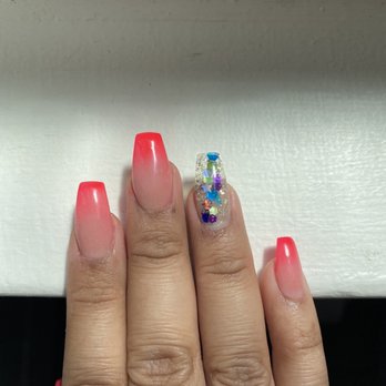 Sassy Nails - Ombré nails full set - Nail Salons Near Me - Modesto, California
