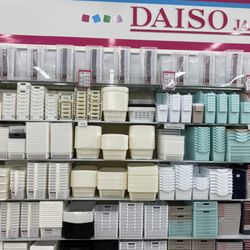 Daiso - Containers!