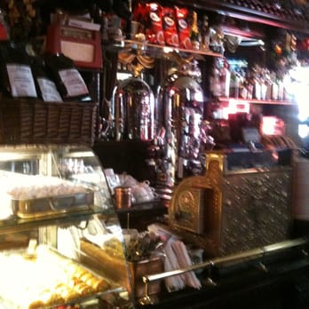 The Bridge - Amazing old fashioned till and robotic coffee machine. So cute. - Coffee & Tea Near Me - London, XGL