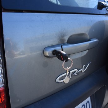 Bill The Locksmith - 9/27/17 - My car key got stuck in the ignition while I was at the parking lot of my workplace! I needed it out in order to drive back home. - Keys & Locksmiths Near Me Bill The Locksmith - 9/27/17 - My car key got stuck in the ignition while I was at the parking lot of my workplace! I needed it out in order to drive back home. - Keys & Locksmiths Near Me