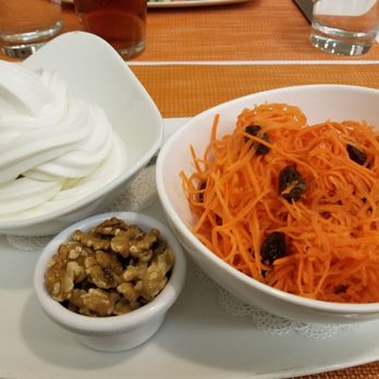 Forty Carrots - 40 years ago they had carrot salad topped with vanilla froyo & walnuts. To recreate my memories, I ordered sides and combined. Heaven. - Breakfast & Brunch Near Me - New York, New York