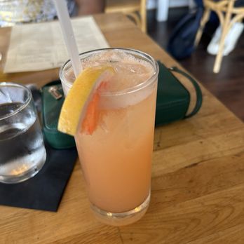 801 Restaurant & Bar - Grapefruit Crush - Bars Near Me - Washington, DC, District of Columbia