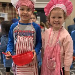 Discover the World Learning Group - Play chef and bakers