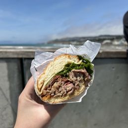 Tri tip sandwich