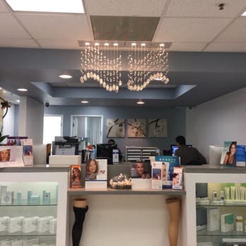 Aluna Centers - Aluna reception. Very friendly staff. They also speak farsi. - Medical Spas Near Me - Beverly Hills, California Aluna Centers - Aluna reception. Very friendly staff. They also speak farsi. - Medical Spas Near Me - Beverly Hills, California