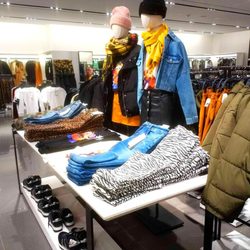 Zara - Zara, Cherry Hill Mall -- interior
