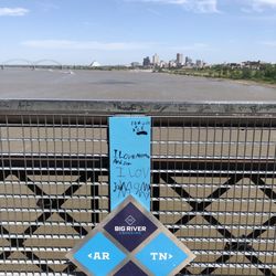 Big River Crossing - State line between TN and AR