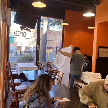 Q's Halal - View of Indoor Sitting area - Halal Near Me - Alameda, California