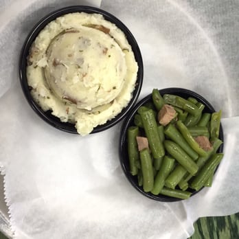 Old Carolina Barbecue Company - Garlic mash and green beans - Barbeque Near Me - Canton, Ohio
