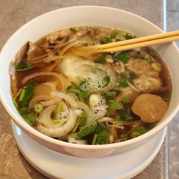 An Di Dzo - Combination Pho with eye round steak, beef balls, and tripe. - Vietnamese Near Me - Honolulu, Hawaii An Di Dzo - Combination Pho with eye round steak, beef balls, and tripe. - Vietnamese Near Me - Honolulu, Hawaii