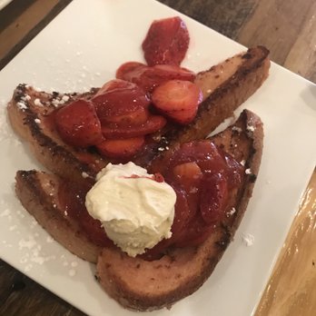 Batter & Berries - Strawberry French toast - Breakfast & Brunch Near Me - Chicago, Illinois Batter & Berries - Strawberry French toast - Breakfast & Brunch Near Me - Chicago, Illinois