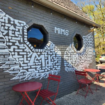 Mim's Restaurant - Outside - American Near Me - Roslyn Heights, New York