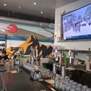 Split Rock Tap & Wheel - Pubs Near Me - Fairfax, California Split Rock Tap & Wheel - Pubs Near Me - Fairfax, California