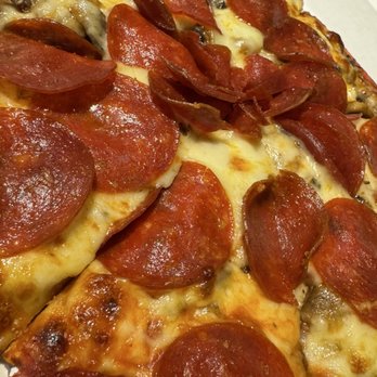 Pat's Pizzeria - 8 inch thin crust - Pizza Near Me - Chicago, Illinois Pat's Pizzeria - 8 inch thin crust - Pizza Near Me - Chicago, Illinois