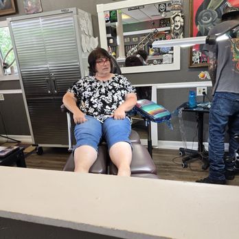 Read Em and Weep Tattoos and Piercing - My friekd ready for her tat - Tattoo Near Me - Cincinnati, Ohio Read Em and Weep Tattoos and Piercing - My friekd ready for her tat - Tattoo Near Me - Cincinnati, Ohio