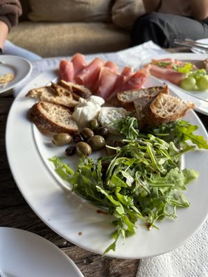 Tinto Restaurant & Wine Bar by null