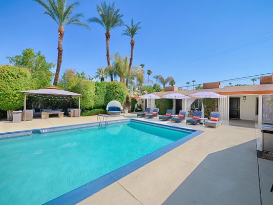 Little Paradise Hotel by null