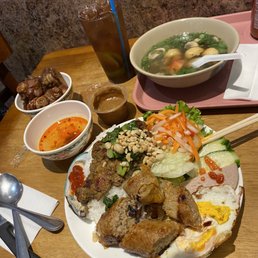 Spring roll and chicken lemon grass platter. Ice tea with lemons/lime is awesome! Spring roll and chicken lemon grass platter. Ice tea with lemons/lime is awesome!