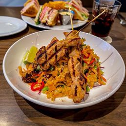 Dd Thai Chicken Peanut Salad