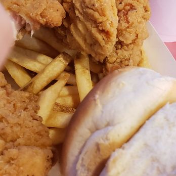 Dan's Hamburgers - Buda - Chicken basket - Burgers Near Me - Buda, Texas Dan's Hamburgers - Buda - Chicken basket - Burgers Near Me - Buda, Texas
