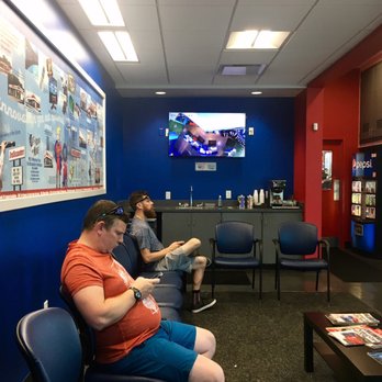 Tire Discounters - Waiting area - Tires Near Me - Lexington, Kentucky