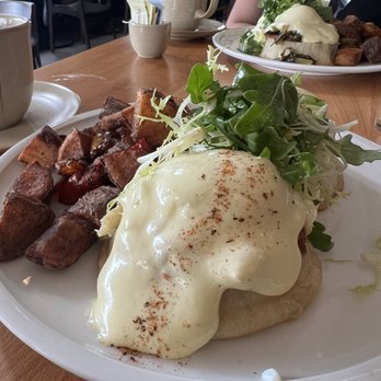 Easy Rider - Blue crab Benedict - Southern Near Me - Petaluma, California Easy Rider - Blue crab Benedict - Southern Near Me - Petaluma, California