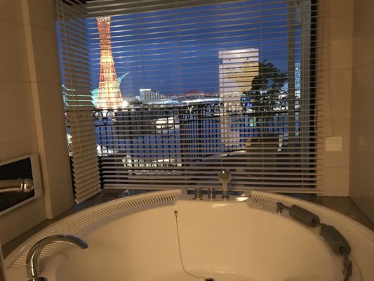 LA SUITE KŌBE by null