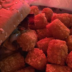 Stockman's Bar - Burger with tots