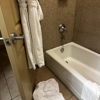 The Oaks Hotel & Suites - Dirty towel on the floor - Hotels Near Me - Paso Robles, California