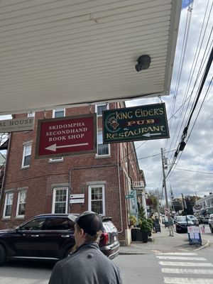 King Eider's Pub by null