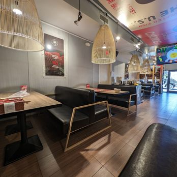 B2J Tasty Pot - Seating - Comfort Food Near Me - Bayside, New York B2J Tasty Pot - Seating - Comfort Food Near Me - Bayside, New York