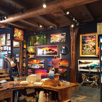 Wy's Galleries - Inside the gallery........ - Art Galleries Near Me - Haleiwa, Hawaii