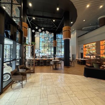 Marriott Chattanooga Downtown - Lobby - Hotels Near Me - Chattanooga, Tennessee