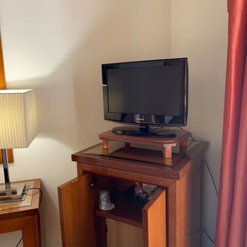 Hotel delle Nazioni - this tv is a joke - Hotels Near Me - Rome, RM
