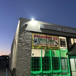 Highway 32 Smoke Shop & Market