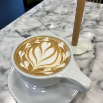 Farm Cup Coffee - Latte - 16oz - Coffee & Tea Near Me - Los Angeles, California