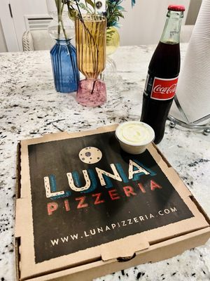 Luna Pizzeria by null