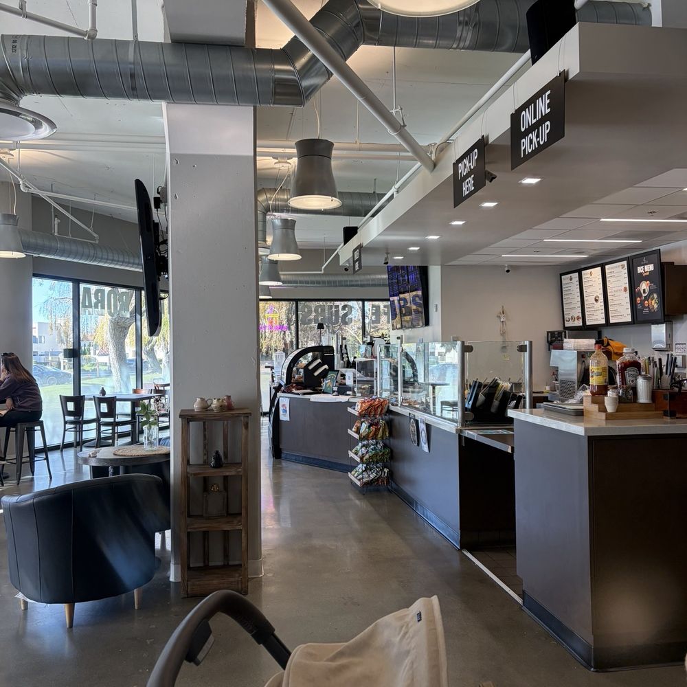 Little Late Bird - Plenty tables, chairs, high chair - Breakfast & Brunch Near Me - San Mateo, California